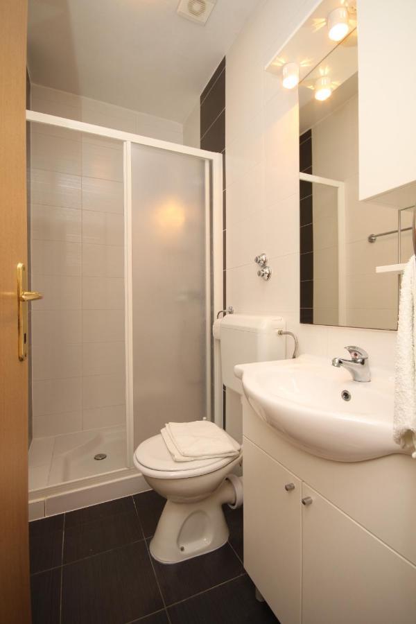 Family Friendly Apartments With A Swimming Pool Povljana, Pag - 244 Kültér fotó