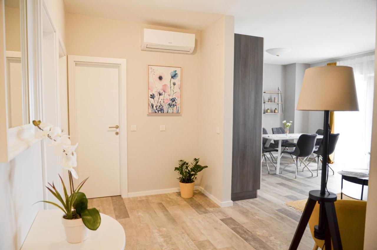 Family Friendly Apartments With A Swimming Pool Povljana, Pag - 244 Kültér fotó