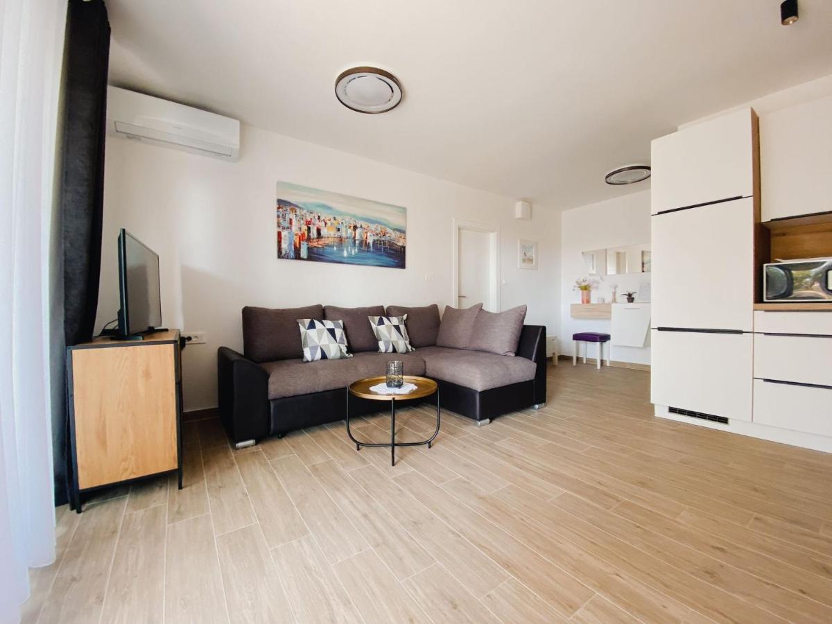 Family Friendly Apartments With A Swimming Pool Povljana, Pag - 244 Kültér fotó