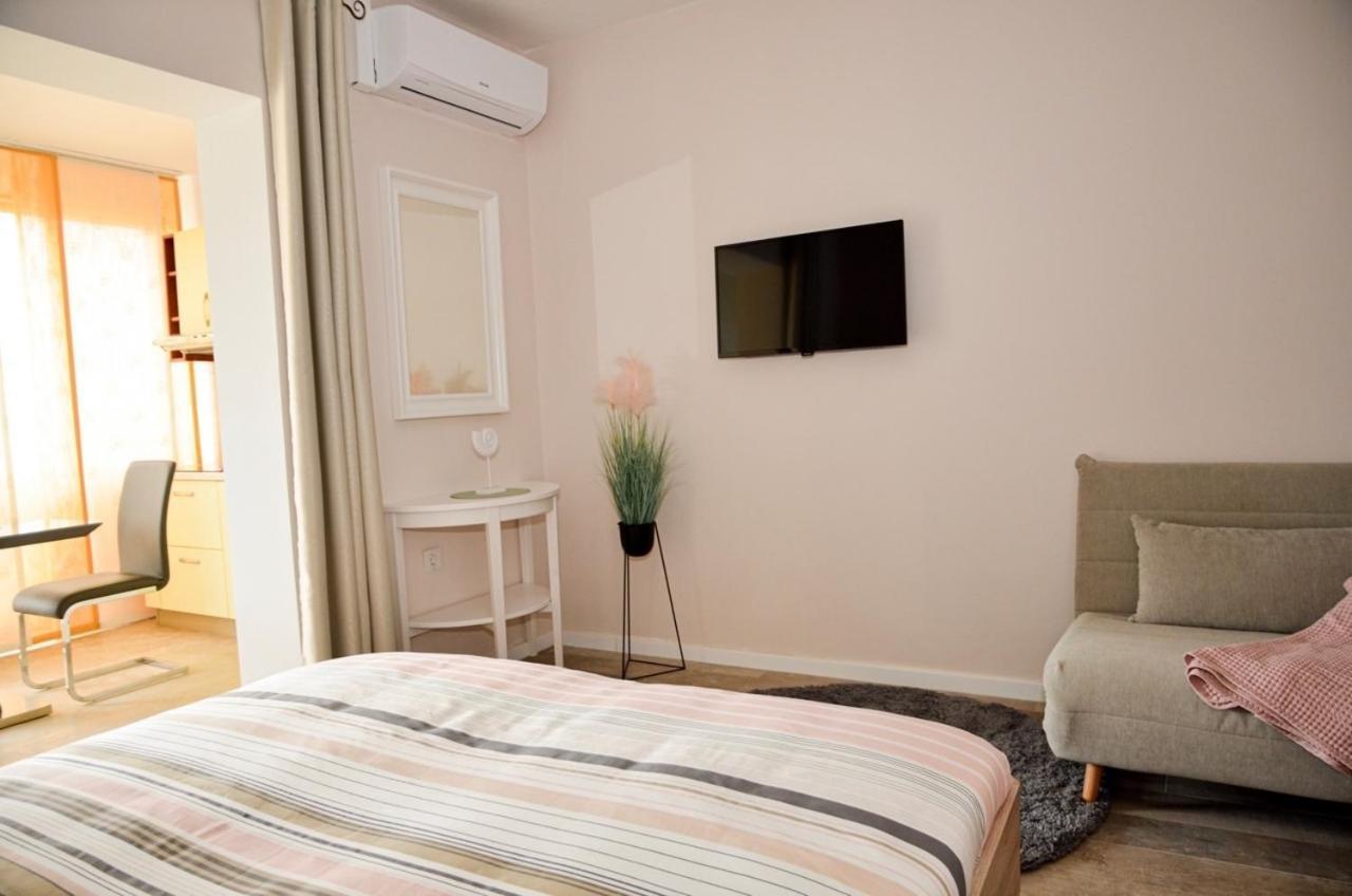 Family Friendly Apartments With A Swimming Pool Povljana, Pag - 244 Szoba fotó