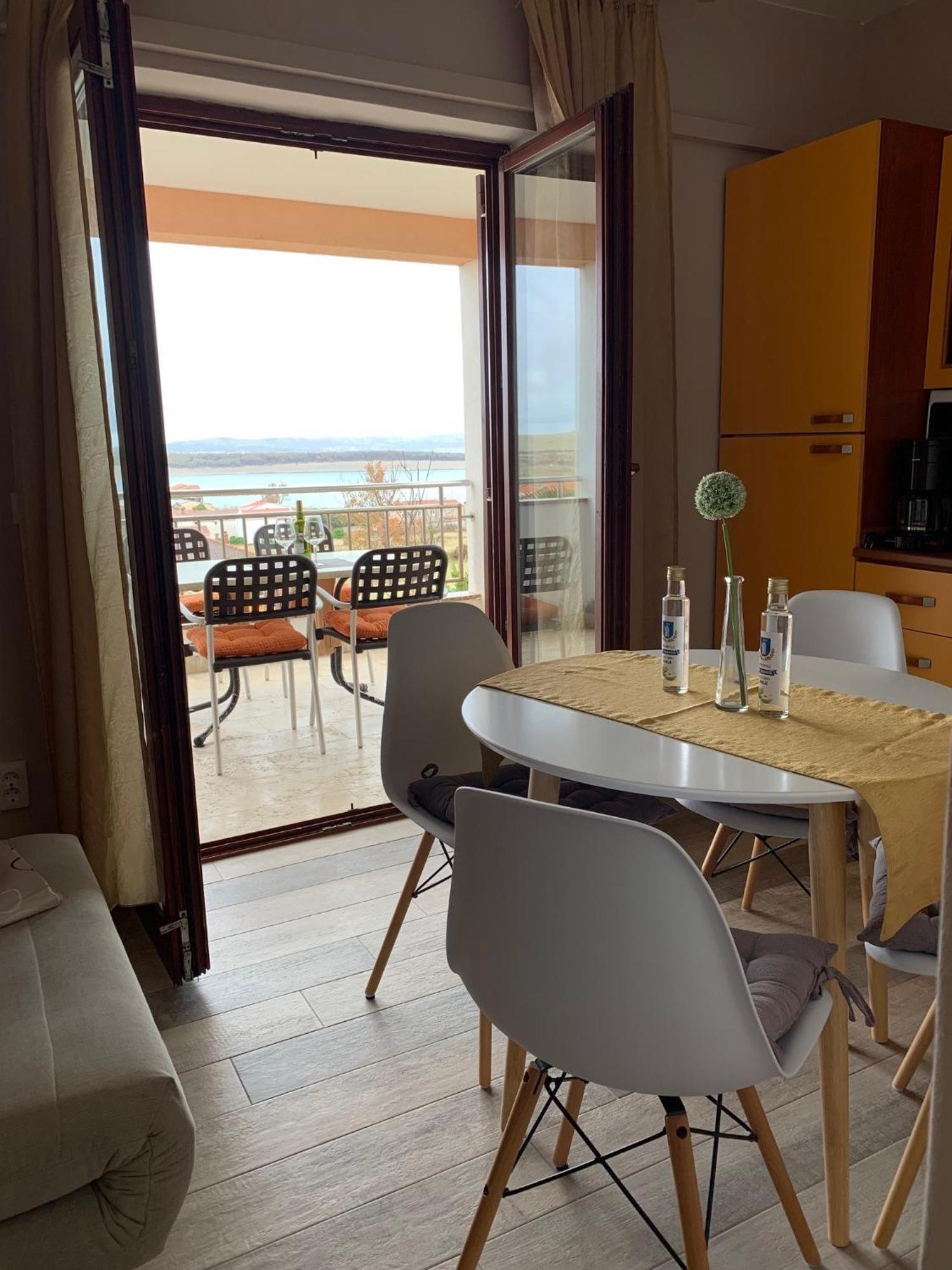 Family Friendly Apartments With A Swimming Pool Povljana, Pag - 244 Szoba fotó