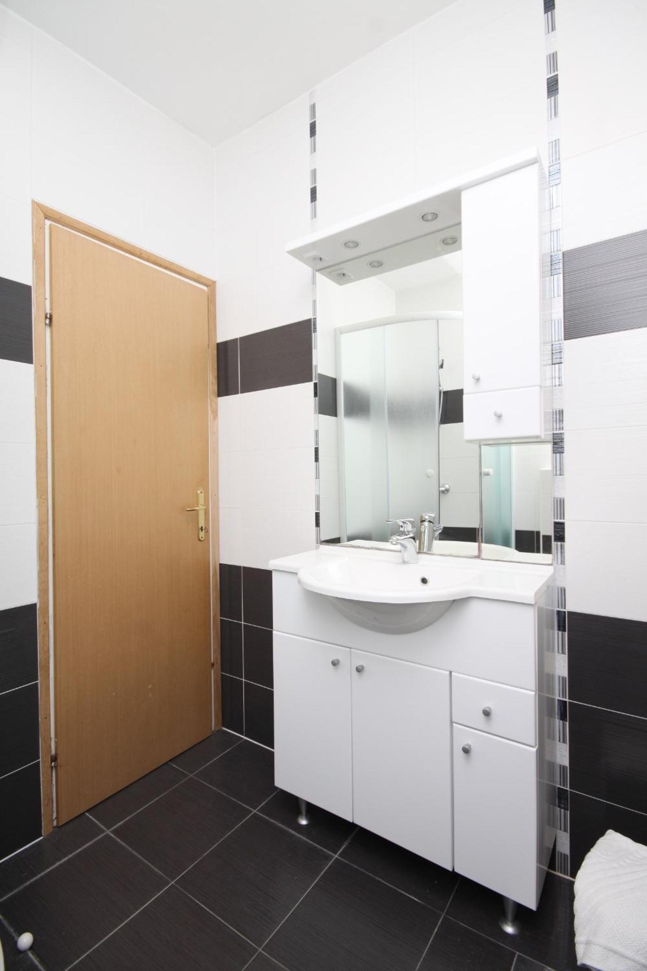 Family Friendly Apartments With A Swimming Pool Povljana, Pag - 244 Szoba fotó